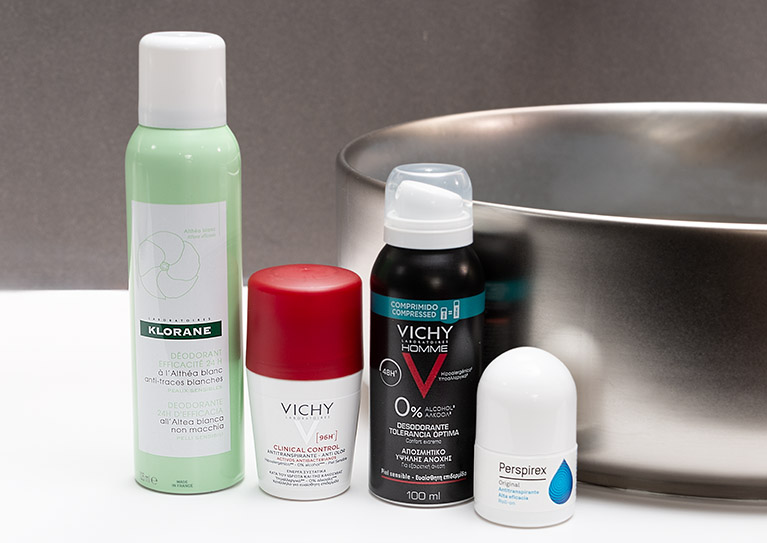 De izquierda a derecha, productos desodorantes para controlar el sudor en verano disponibles en Welnia: Klorane Desodorante Spray, 125 ml; Vichy Desodorante Clinical Control 96H, 50 ml; Vichy Homme Desodorante Óptima Tolerancia, 100 ml; y Perspirex Desodorante Axilas Roll On, 20 ml.
