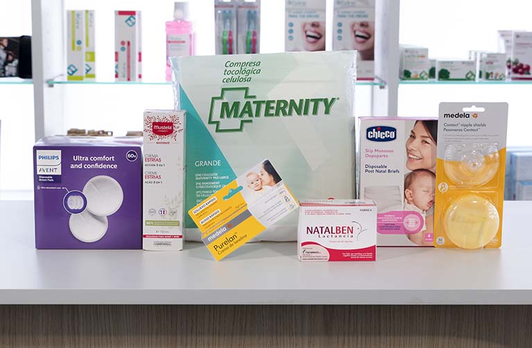 De izquierda a derecha: Philips Avent Discos de Lactancia Ultra Confortable, 60 Uds; Mustela Crema Prevención Estrías, 150 ml; Maternity Compresas Tocológicas Celulosa Grande Anatómica, 25 Uds; Medela Purelan 100 Crema, 37 g; Natalben Lactancia, 60 Uds; Chicco Mammy Braga Malla, 4 Uds; y Medela Pezonera Contact Talla M con Estuche, 1 Par.