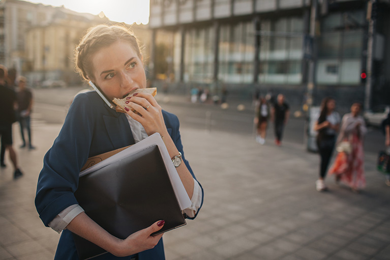 Desayunar tarde puede aumentar el riesgo cardiovascular