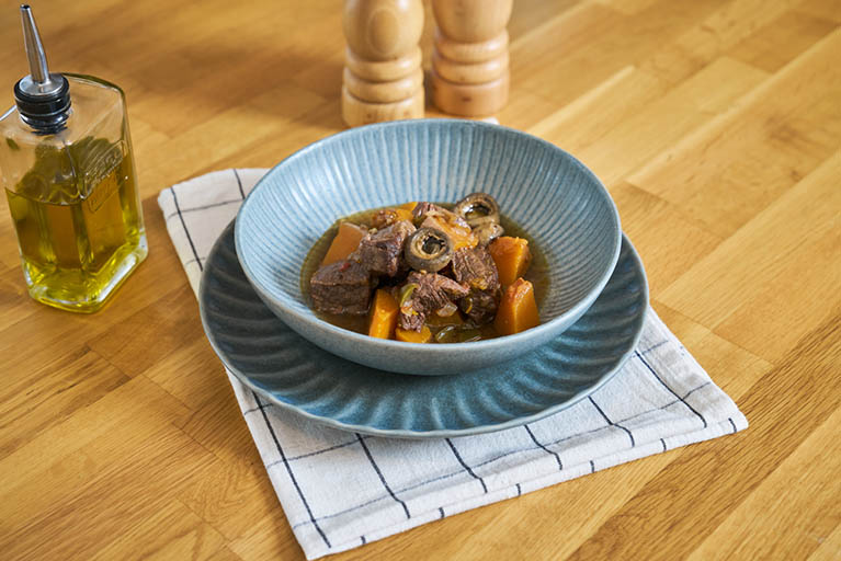Receta con vídeo de ragú de ternera ligero.