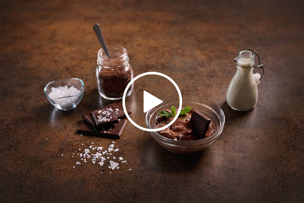 Receta con vídeo de helado sin lactosa de cacao y aceite de oliva.
