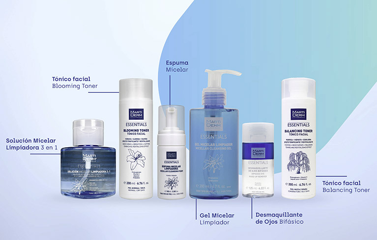 De izquierda a derecha, productos de MartiDerm para limpieza facial de la línea Essentials disponibles en Welnia: Solución Micelar Limpiadora 3 en 1, Tónico facial Blooming Toner, Espuma Micelar, Gel Micelar Limpiador, Desmaquillante de Ojos Bifásico y Tónico facial Balancing Toner.